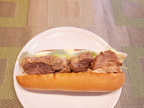 ホットドッグロールで!チャーシューのサンドイッチ